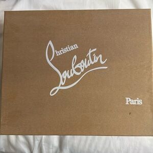 Christian Louboutin
Gorgona 85MM calf 
Leather Booties
An essential stiletto